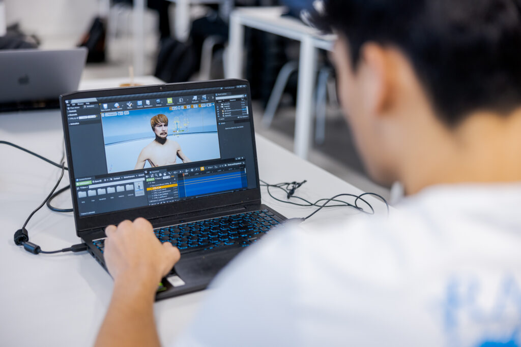 Crossmedia student volgt een keuzedeel waarin hij leert om 3D te animeren