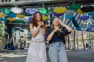 Studenten Medewerker Fotografie tijdens een shoot